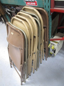 lot 190 image: (9) Folding Chairs