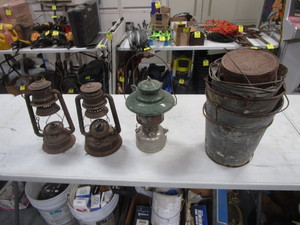 lot 286 image: Vintage Lanterns & Buckets
