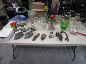 lot 290 image: Vintage Glass & Misc