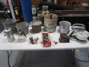 lot 291 image: Vintage Items