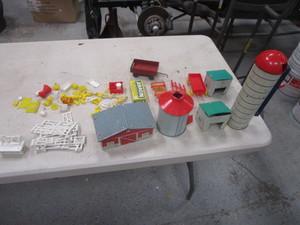 lot 292 image: Vintage Toys