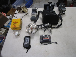 lot 295 image: Vintage Cameras