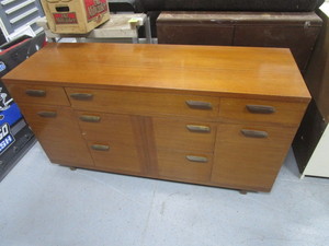 lot 298 image: Vintage Hutch