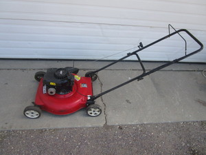 lot 328 image: Lawn Mower