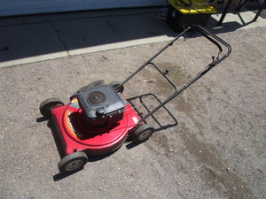 lot 337 image: Lawn Mower