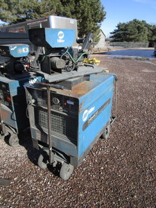 lot 32 image: Miller Delta Weld 451 & Wire Feeder