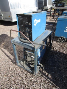 lot 31 image: Miller Aluminum Inversion 354 MP & XR Control Wire Feeder
