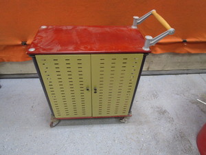 lot 86 image: Rolling Shop StorageTable 15x30x34