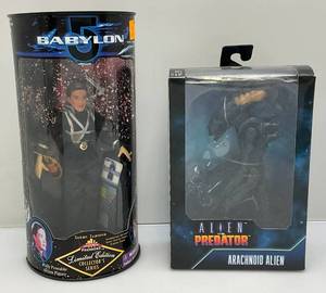 lot 62 image: Alien Vs. Predator Arachnoid Alien & Vintage Babylon Limited Edition Collectors Series Susan Ivanova (Both NIB)
