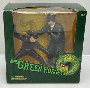 lot 149 image: Vintage Sideshow Toy Van Williams As The GREEN HORNET Action Figures (NIB) Clear Plastic Has Tear