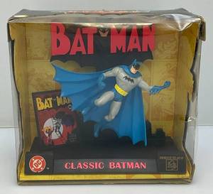 lot 158 image: 1998 HASBRO Classic Batman Edition #1 BATMAN Figurine On Stand (New Old Stock) Plastic Has Crack
