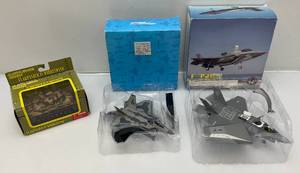 lot 200 image: Misc. Miniature Die-Cast Airplanes And Tank (NIB)