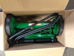 lot 29 image: Scotts Scotts 16 in. Manual Walk Behind Push Reel Lawn Mower    Customer Returns See Pictures