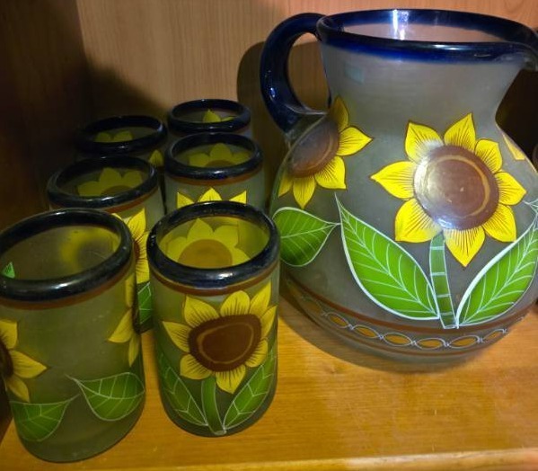 lot 11 image: Sunflower Gallon Jug and matching glasses
