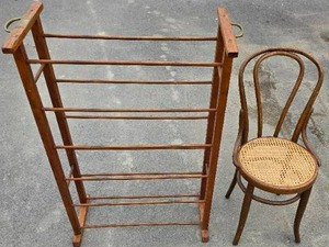 lot 49 image: Vintage Hat stand and Chair