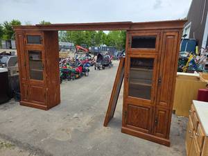 lot 40 image: Entertainment Center