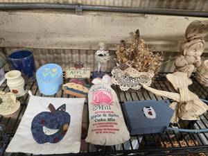 lot 28 image: Lot of Miscellaneous items