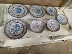 lot 34 image: Vintage Macau Porcelainware and Vintage Glassware