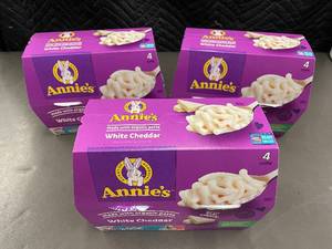 lot 312 image: DE 4 - Annies White Cheddar Mac & Cheese 3 X 4-Cup Packs