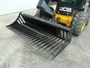 lot 21 image: Rock Bucket 72