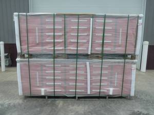 lot 28 image: Chery Work Bench 10 15 Drawer- Red
