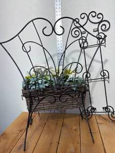 lot 9-F2025 image: Outdoor Metal Planter Stand