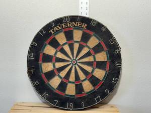 lot 13-F2025 image: Vitage The tavern, full-size bristle board, bristle dartboard, unused, 1 14 inch metal trimmed