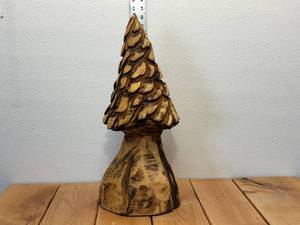 lot 22-F2025 image: 21 Tall Chainsaw Carved Morel Mushroom - Really Well Done