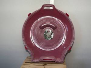 lot 26-F2025 image: New unused sterile light wreath storage container. Holds 24 inch wreath.