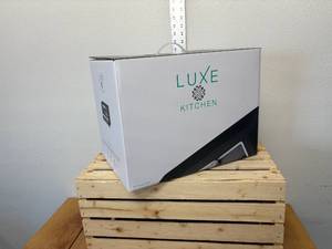 lot 44-F2025 image: New in Box Luxe Toaster Oven