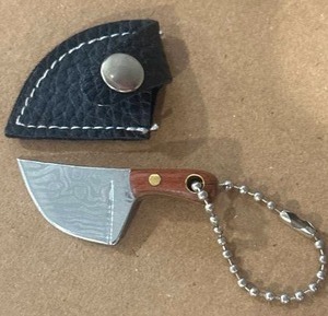 lot 18 image: Damascus Knife & Sheath (for keychain)