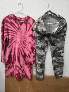 lot 26 image: Meta Active Wear Dress Size S (NEW) and Camou Indigo Pans for Ladies Size 12 (NEW)