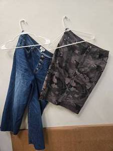 lot 40 image: Lots of 2 ladys Jeans (NEW) Sizes 14 and 14