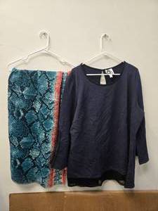 lot 35 image: Lots of 2 Womens Wears (NEW) AB Blouse Size 1X and a Head Wrap Scaff