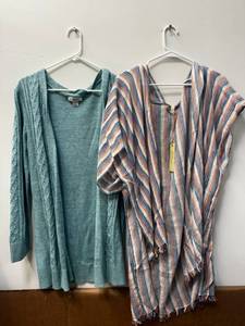 lot 51 image: Ladies Tops, Apparel - Sizes XL, Elan and Christopher (NEW)