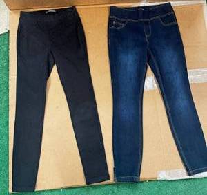 lot 222 image: Ladies Bottoms - Sizes XS, Kate and Mallory, One World (NEW)