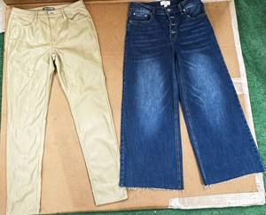 lot 214 image: Ladies Bottoms - Sizes 2, Oso Casuals, Kate and Mallory  (NEW)