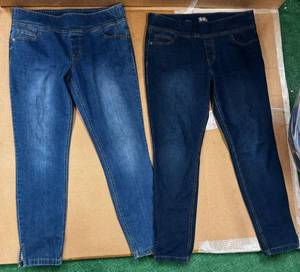 lot 243 image: Ladies Bottoms - Sizes L, Oneworld (NEW)
