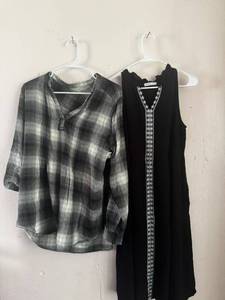lot 134 image: Lots of Ladies Tops, Dresses and Apparel- (NEW) - Size 1X,Design History and CJ Banks