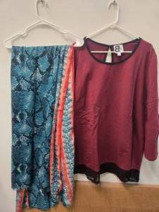 lot 18 image: Lots of 2 Womens Wears (NEW) AB Blouse Size 3X and a Head Wrap Scaff