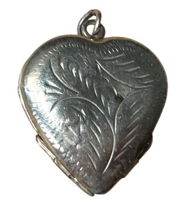 lot 14G image: Vintage Sterling Silver Heart Locket with Intricate Engraved Design