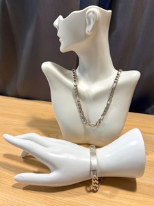 lot 17G image: Sterling Silver Figaro Link Necklace and Bracelet Set