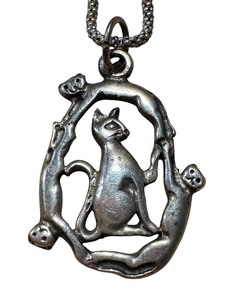 lot 19G image: Sterling Silver Cat Pendant Necklace with 20 Chain