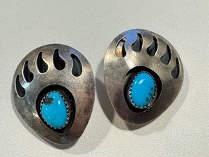 lot 59G image: Vintage Sterling Silver Clip-On Earrings with Turquoise Stone Inlay