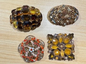 lot 73G image: Set of 4 Vintage Austrian Crystal Brooches