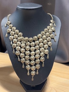 lot 77G image: Vintage Silver Tone Bib Necklace, 15 Inches