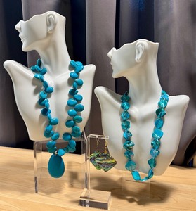 lot 100G image: Southwest Dyed Howlite Turquoise Necklace & MOP Necklace with Earrings Set