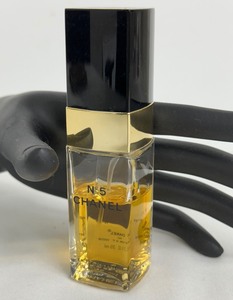 lot 42 image: Chanel No 5 - Eau de Toilette