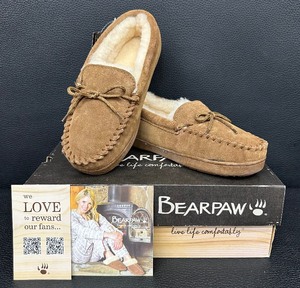 lot 60 image: NEW - Bearpaw Moc Ii 1295Hickory II Mens Slip-On SlippersShoes - Size 8 - Men