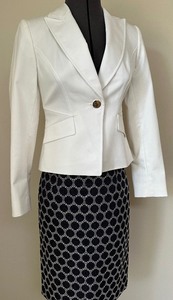 lot 90 image: Tahari by Arthur S. Levine Blue and Cream Suit Coat and Skirt - Size 0 Petite